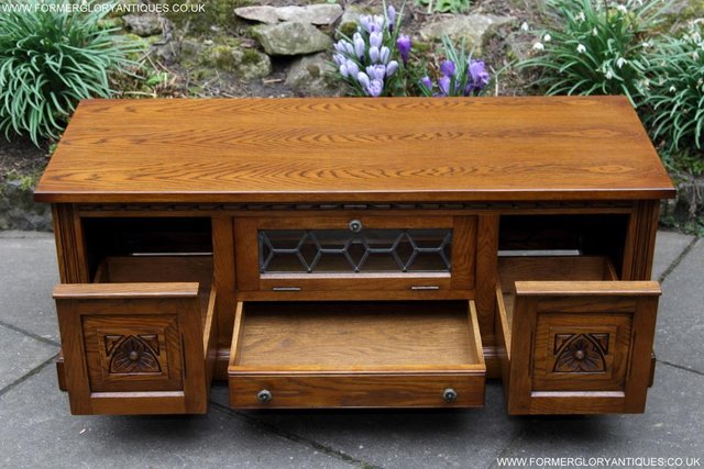 Image 20 of AN OLD CHARM OAK TV STAND BASE TABLE HI FI DVD CD CABINET