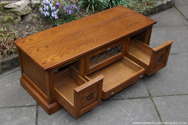 Image 23 of AN OLD CHARM OAK TV STAND BASE TABLE HI FI DVD CD CABINET