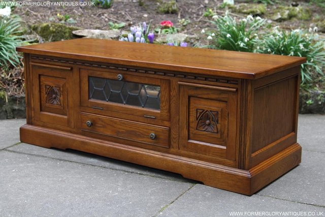 Image 28 of AN OLD CHARM OAK TV STAND BASE TABLE HI FI DVD CD CABINET