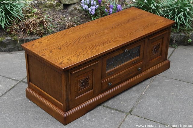 Image 30 of AN OLD CHARM OAK TV STAND BASE TABLE HI FI DVD CD CABINET
