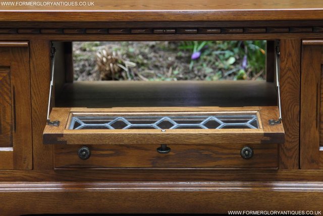 Image 45 of AN OLD CHARM OAK TV STAND BASE TABLE HI FI DVD CD CABINET
