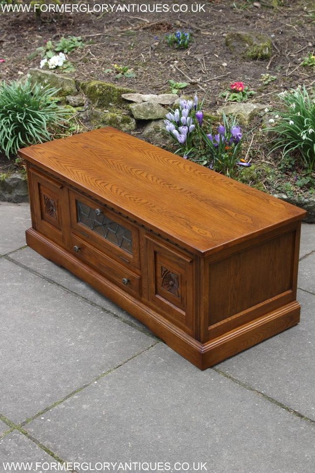 Image 46 of AN OLD CHARM OAK TV STAND BASE TABLE HI FI DVD CD CABINET