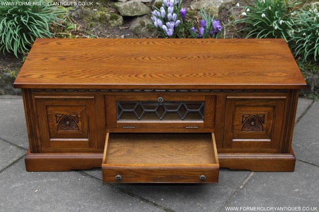 Image 47 of AN OLD CHARM OAK TV STAND BASE TABLE HI FI DVD CD CABINET