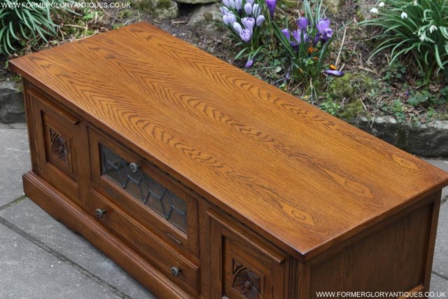 Image 52 of AN OLD CHARM OAK TV STAND BASE TABLE HI FI DVD CD CABINET