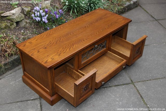 Image 54 of AN OLD CHARM OAK TV STAND BASE TABLE HI FI DVD CD CABINET