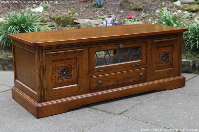 Image 56 of AN OLD CHARM OAK TV STAND BASE TABLE HI FI DVD CD CABINET