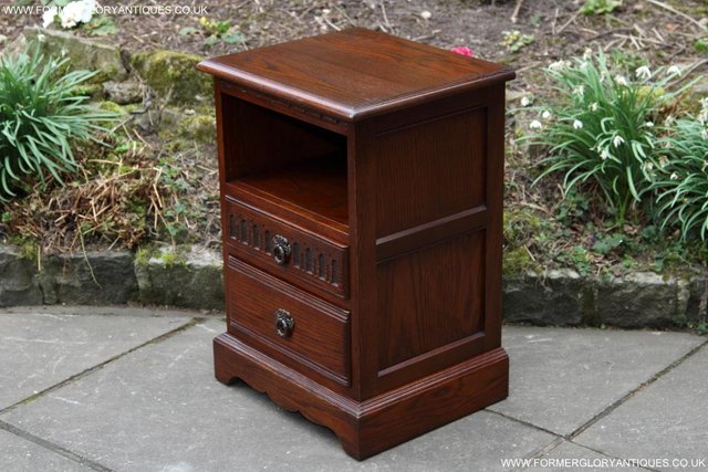 Image 40 of PAIR OF OLD CHARM OAK BEDSIDE CABINETS LAMP TABLE DRAWERS
