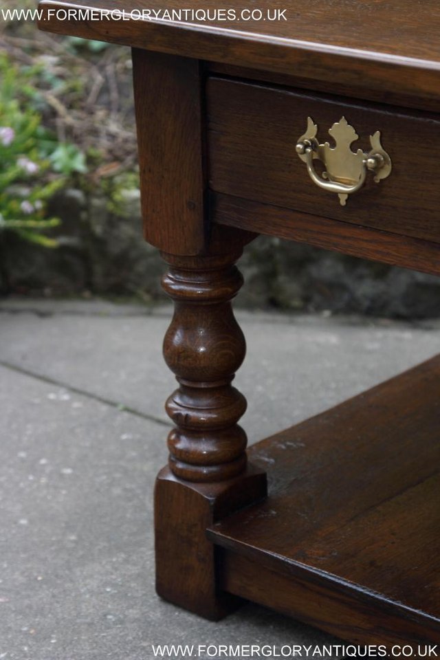 Image 40 of A TITCHMARSH GOODWIN STYLE OAK COFFEE PHONE SIDE LAMP TABLE