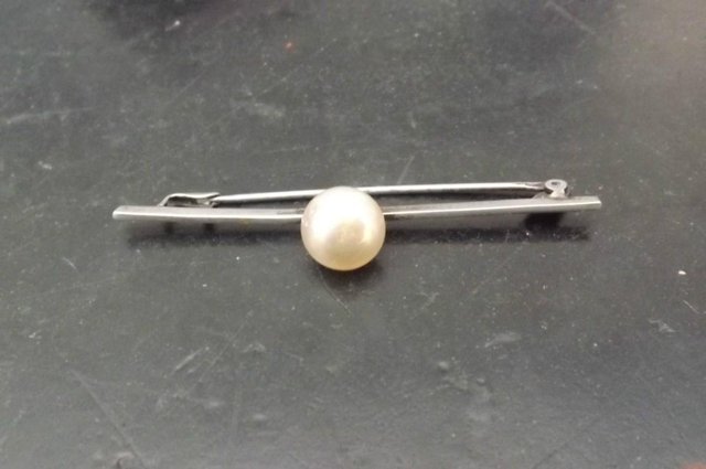 Preview of the first image of vintage pearl brooch.