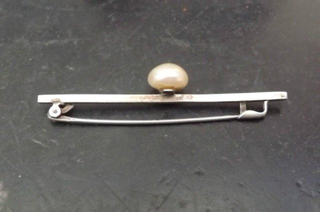 Image 2 of vintage pearl brooch