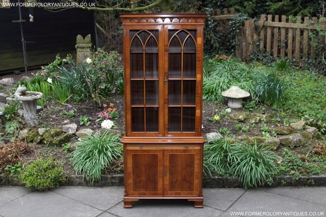 Image 16 of A BEVAN FUNNELL YEW BOOKCASE DRINKS DISPLAY CD DVD CABINET
