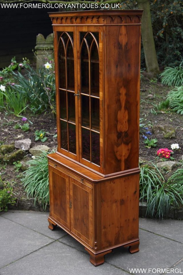 Image 28 of A BEVAN FUNNELL YEW BOOKCASE DRINKS DISPLAY CD DVD CABINET