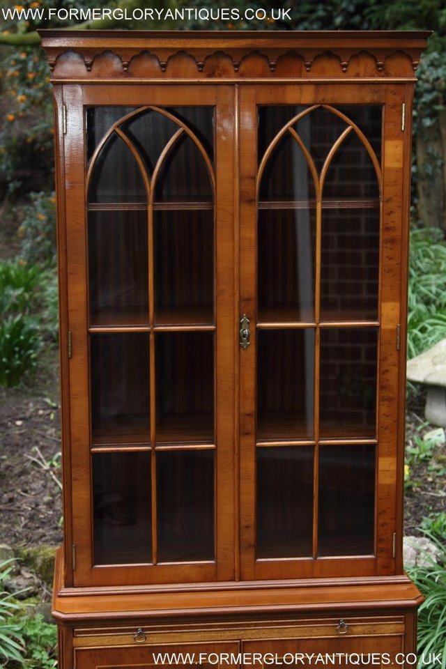 Image 31 of A BEVAN FUNNELL YEW BOOKCASE DRINKS DISPLAY CD DVD CABINET