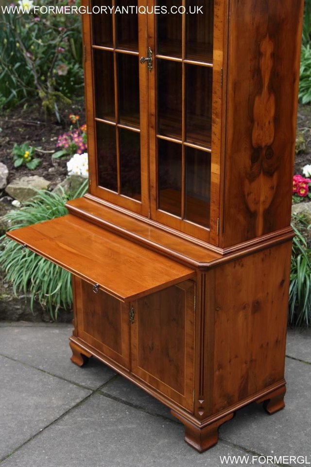 Image 32 of A BEVAN FUNNELL YEW BOOKCASE DRINKS DISPLAY CD DVD CABINET