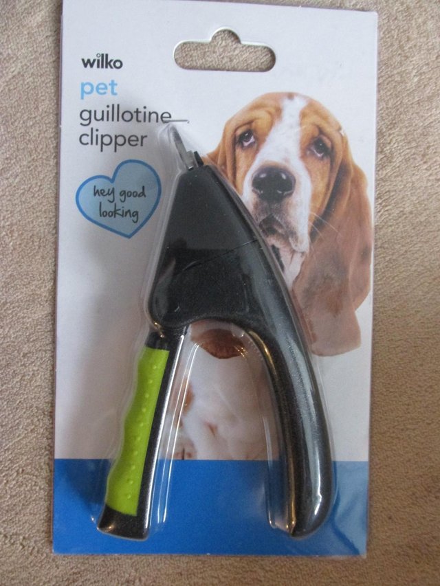 Preview of the first image of Pet Guillotine Clippers BRAND NEW and sealed.