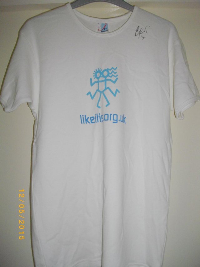 Image 2 of SPICE GIRL GERI HALLIWELL Autographed T-Shirt