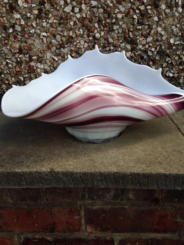 Image 2 of Large pink murano glass shell shaped bowl
