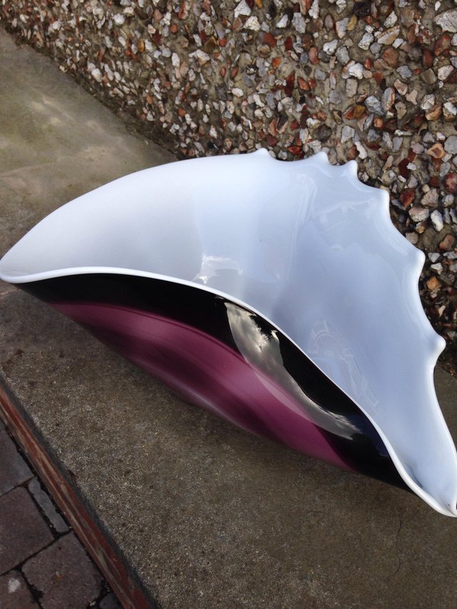 Image 2 of Large pink murano glass shell shaped bowl