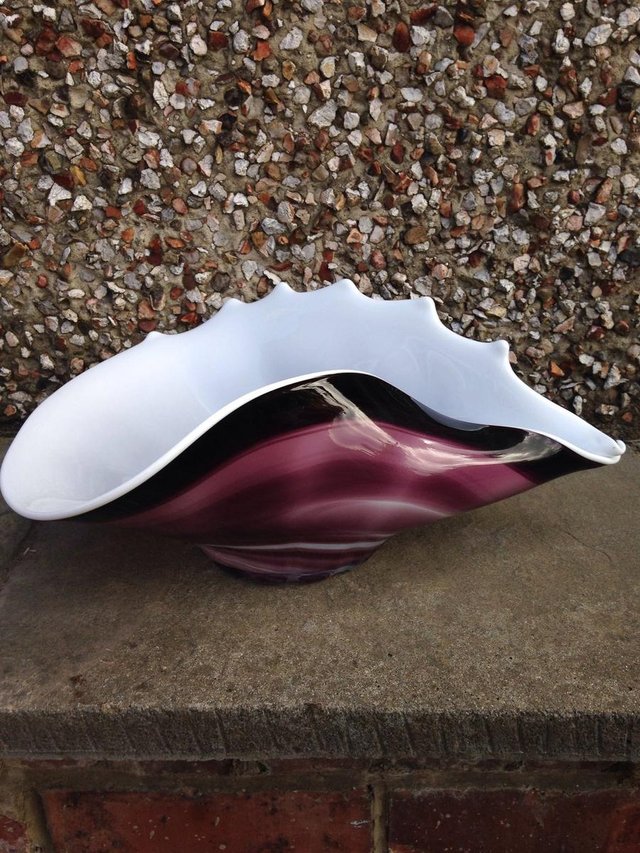 Image 3 of Large pink murano glass shell shaped bowl