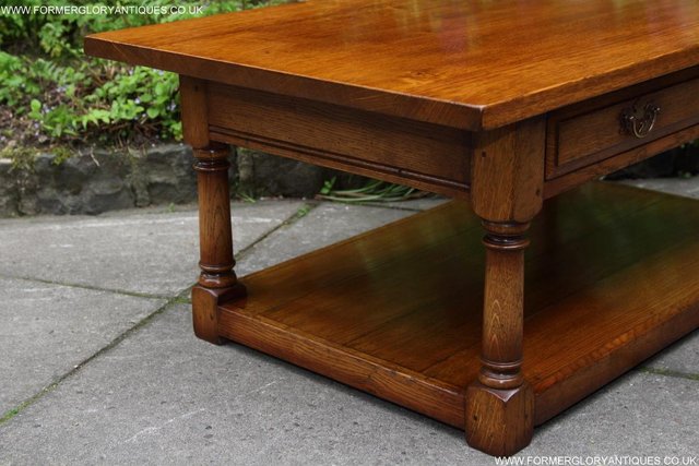 Image 8 of TITCHMARSH & GOODWIN OAK OCCASIONAL COFFEE LAMP PHONE TABLE