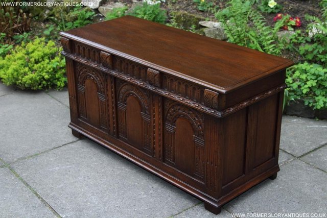 Image 3 of A TITCHMARSH & GOODWIN CARVED OAK BLANKET TOY BOX RUG CHEST