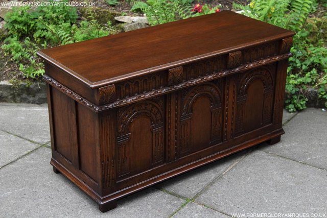 Image 5 of A TITCHMARSH & GOODWIN CARVED OAK BLANKET TOY BOX RUG CHEST