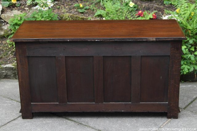 Image 10 of A TITCHMARSH & GOODWIN CARVED OAK BLANKET TOY BOX RUG CHEST