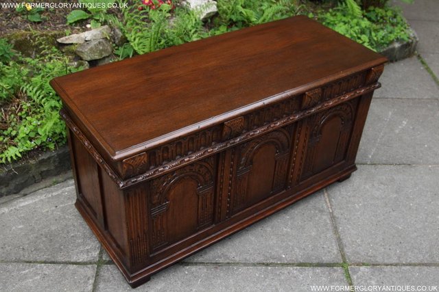 Image 11 of A TITCHMARSH & GOODWIN CARVED OAK BLANKET TOY BOX RUG CHEST