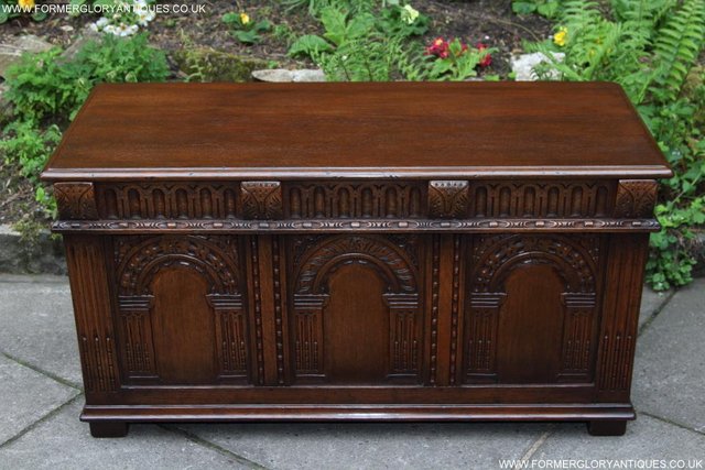 Image 17 of A TITCHMARSH & GOODWIN CARVED OAK BLANKET TOY BOX RUG CHEST