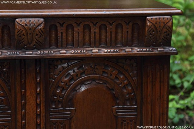 Image 19 of A TITCHMARSH & GOODWIN CARVED OAK BLANKET TOY BOX RUG CHEST