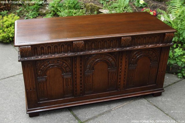 Image 20 of A TITCHMARSH & GOODWIN CARVED OAK BLANKET TOY BOX RUG CHEST