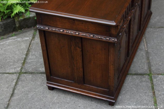 Image 22 of A TITCHMARSH & GOODWIN CARVED OAK BLANKET TOY BOX RUG CHEST