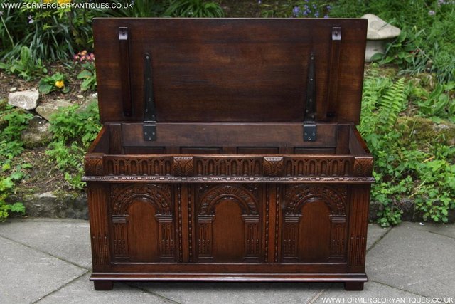 Image 24 of A TITCHMARSH & GOODWIN CARVED OAK BLANKET TOY BOX RUG CHEST