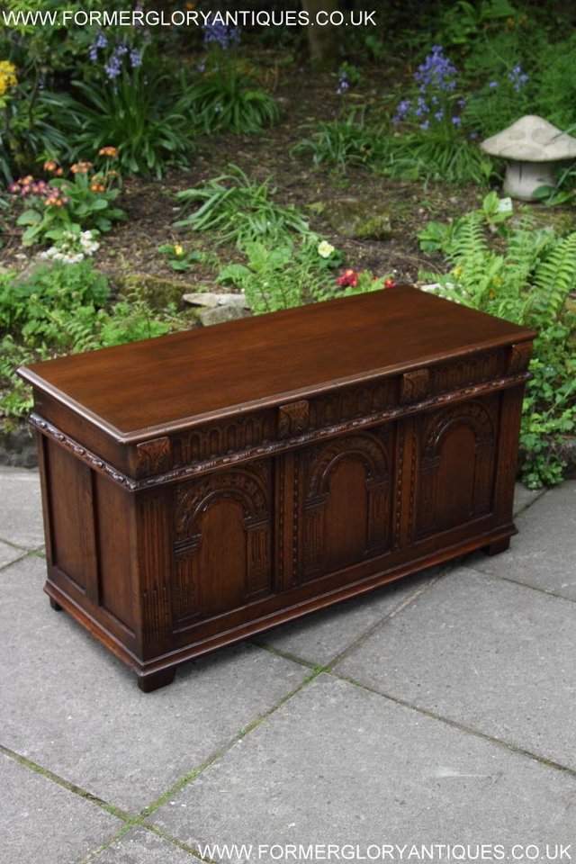 Image 26 of A TITCHMARSH & GOODWIN CARVED OAK BLANKET TOY BOX RUG CHEST