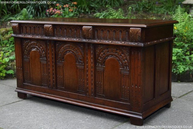 Image 27 of A TITCHMARSH & GOODWIN CARVED OAK BLANKET TOY BOX RUG CHEST