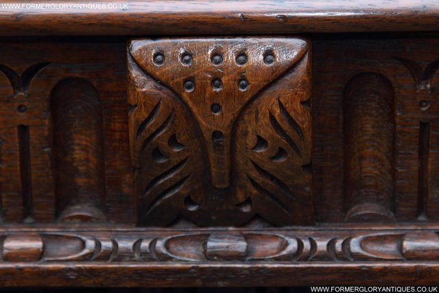 Image 29 of A TITCHMARSH & GOODWIN CARVED OAK BLANKET TOY BOX RUG CHEST