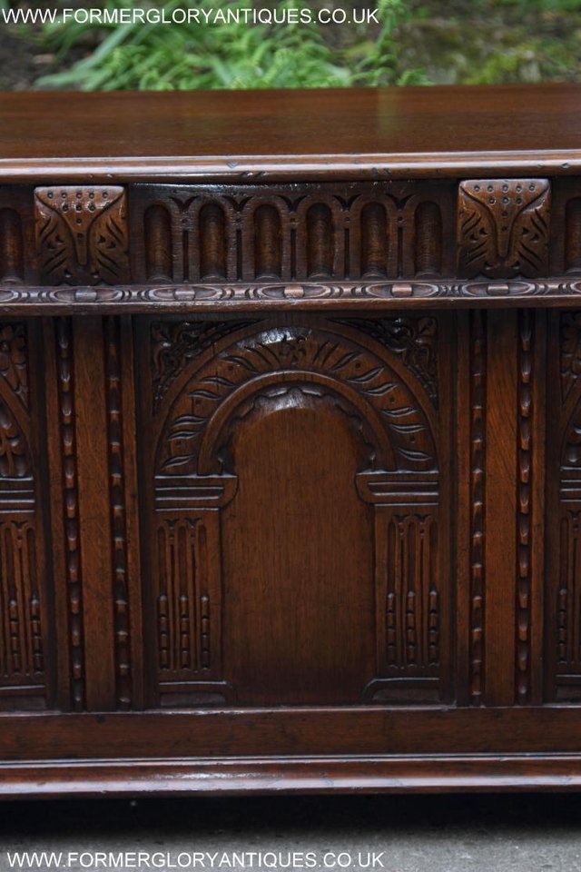 Image 30 of A TITCHMARSH & GOODWIN CARVED OAK BLANKET TOY BOX RUG CHEST