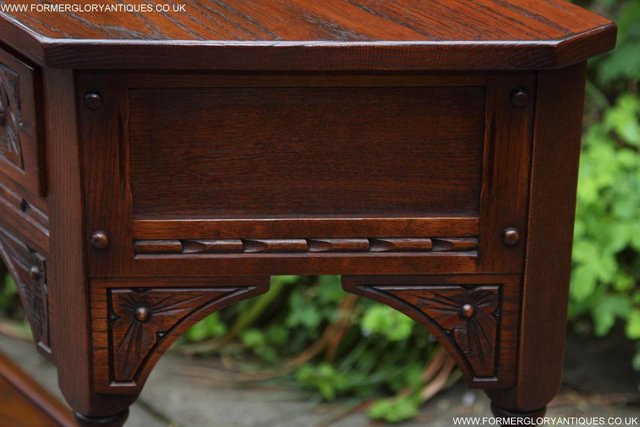 Image 10 of AN OLD CHARM TUDOR OAK HALL CANTED CONSOLE LAMP PHONE TABLE