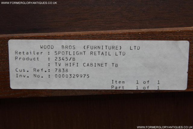 Image 6 of OLD CHARM TUDOR OAK HI FI TV STAND TABLE CABINET SIDEBOARD