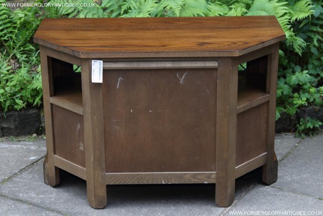 Image 8 of AN OLD CHARM JAYCEE LIGHT OAK TV STAND TABLE CORNER CABINET