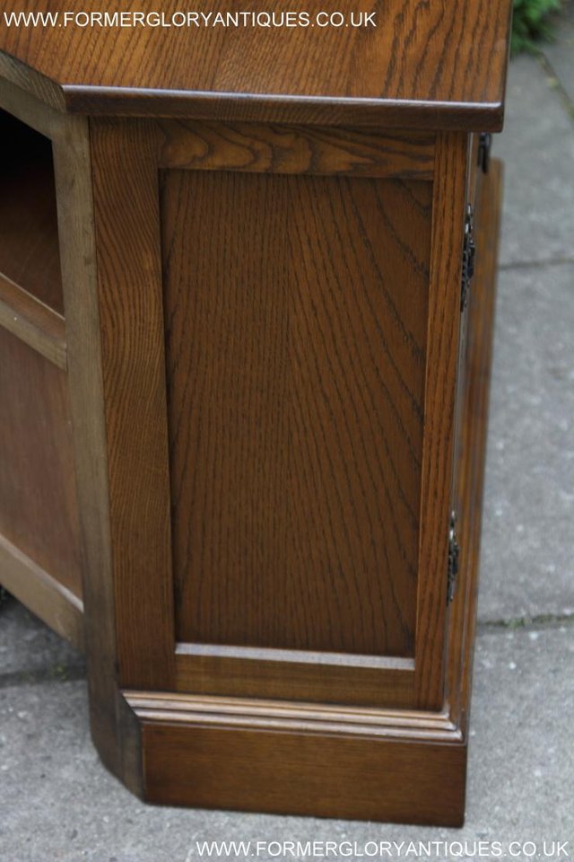 Image 16 of AN OLD CHARM JAYCEE LIGHT OAK TV STAND TABLE CORNER CABINET