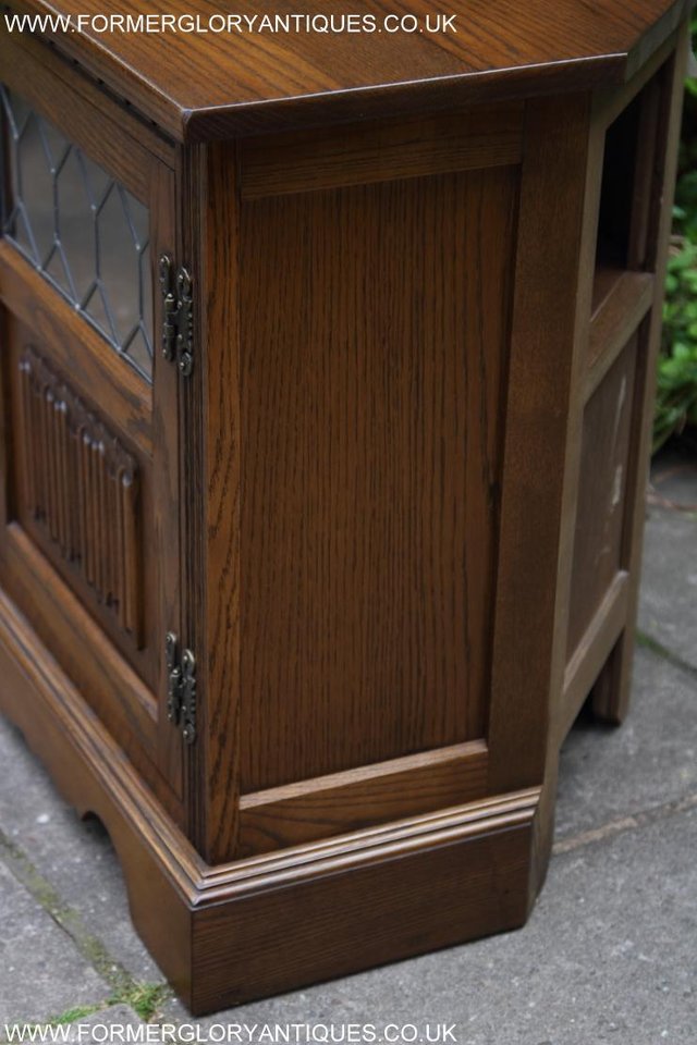 Image 30 of AN OLD CHARM JAYCEE LIGHT OAK TV STAND TABLE CORNER CABINET