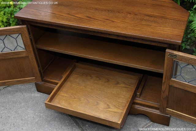 Image 45 of AN OLD CHARM JAYCEE LIGHT OAK TV STAND TABLE CORNER CABINET