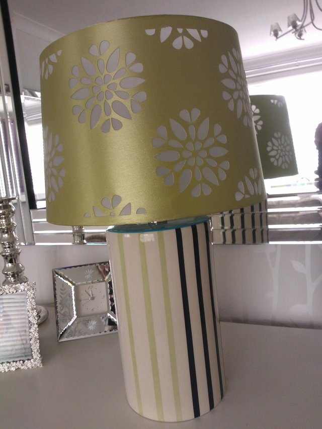 Image 3 of TABLE LAMP