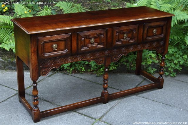 Image 2 of TITCHMARSH AND GOODWIN OAK DRESSER BASE SIDEBOARD HALL TABLE