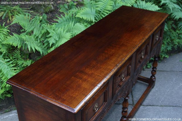 Image 38 of TITCHMARSH AND GOODWIN OAK DRESSER BASE SIDEBOARD HALL TABLE