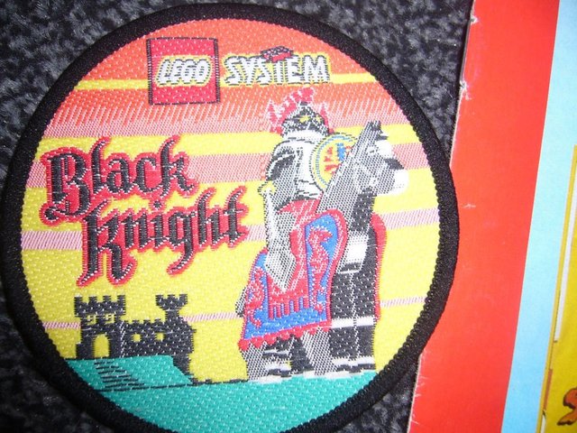 Image 2 of Lego Black Knight cloth partch & 2 Bricks 'n Pieces