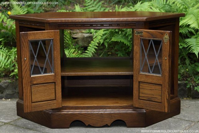 Image 13 of AN OLD CHARM LIGHT OAK HI FI DVD CD TV STAND TABLE CABINET