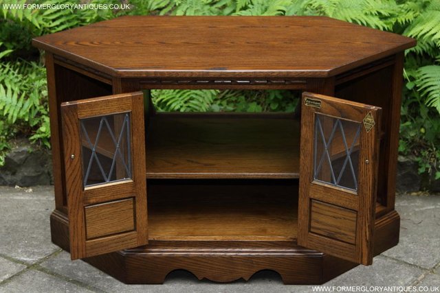 Image 33 of AN OLD CHARM LIGHT OAK HI FI DVD CD TV STAND TABLE CABINET