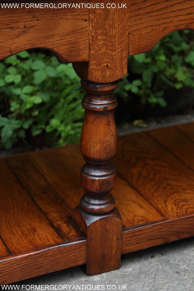 Image 6 of TITCHMARSH & GOODWIN STYLE OAK DRESSER BASE SIDEBOARD TABLE